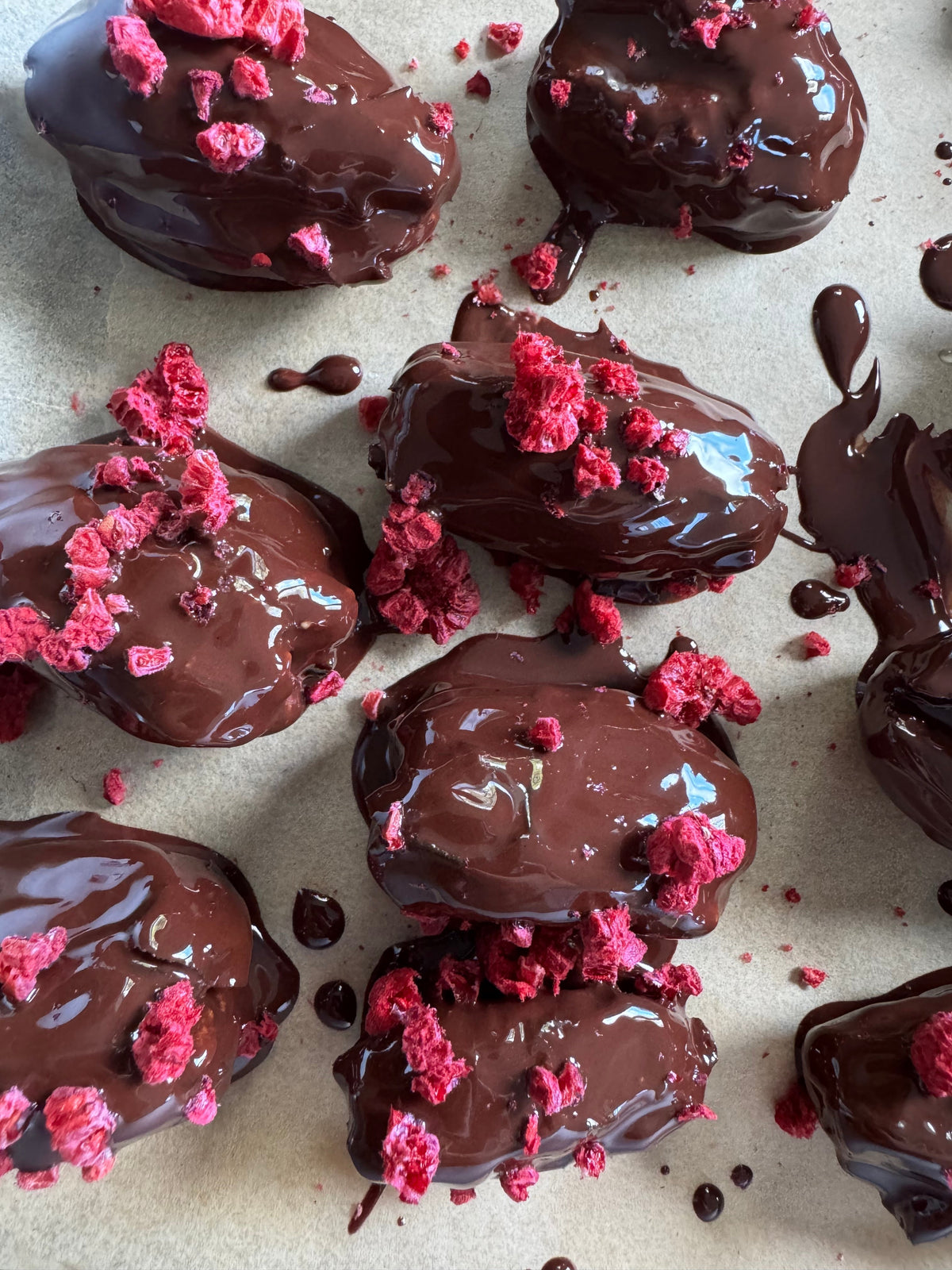 Mamamuti Stuffed Dates